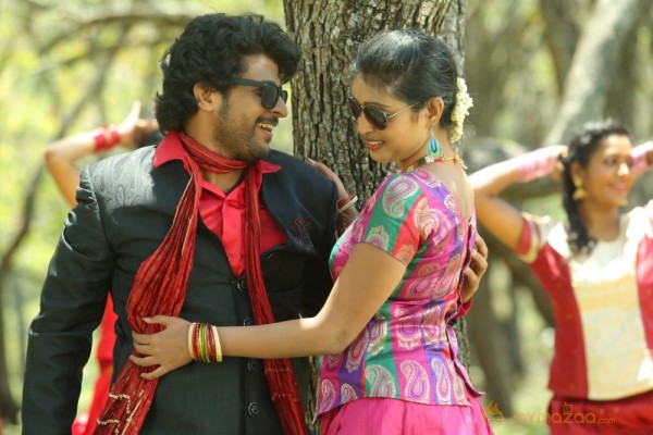 Kalyani Nair in Puthusa Naan Poranthen Movie Stills