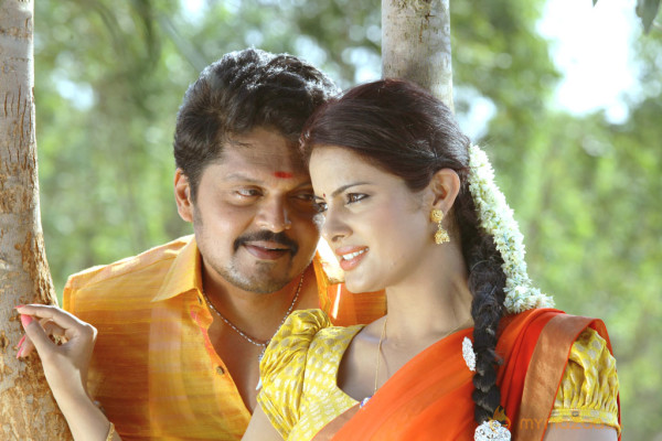 Kanniyum Kaaliyum Sema Kaadhal Movie Stills 