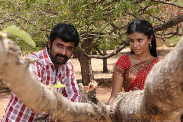 Karisalpattum Gaathinagarum Movie Stills 