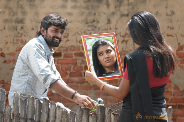 Karisalpattum Gaathinagarum Movie Stills 