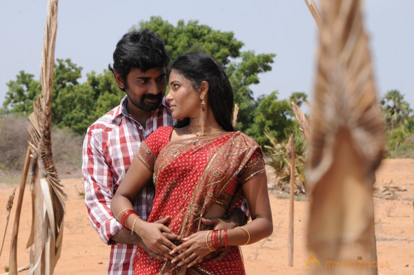 Karisalpattum Gaathinagarum Movie Stills 