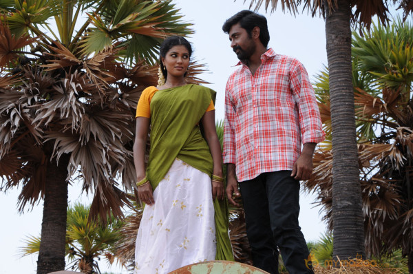 Karisalpattum Gaathinagarum Movie Stills 