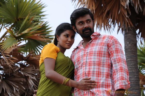 Karisalpattum Gaathinagarum Movie Stills 