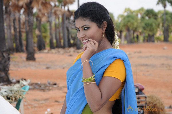 Karisalpattum Gaathinagarum Movie Stills 