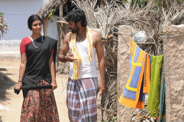 Karisalpattum Gaathinagarum Movie Stills 