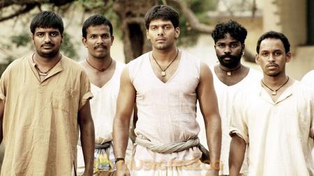 Madrasapattinam Working Stills