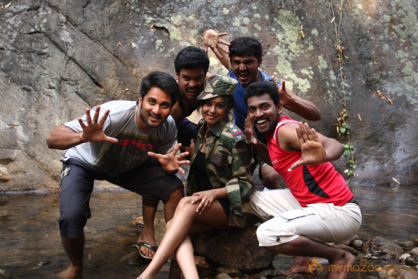 Netru Indru Hot Movie Stills 