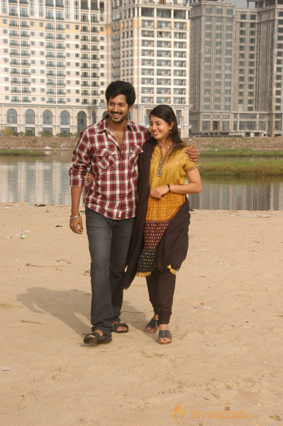 Ninaithathu Yaroo Movie Stills 