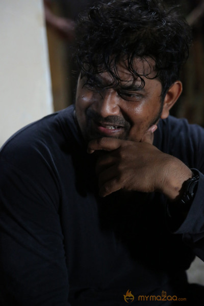 Onaayum Aattukkuttiyum Movie Stills 