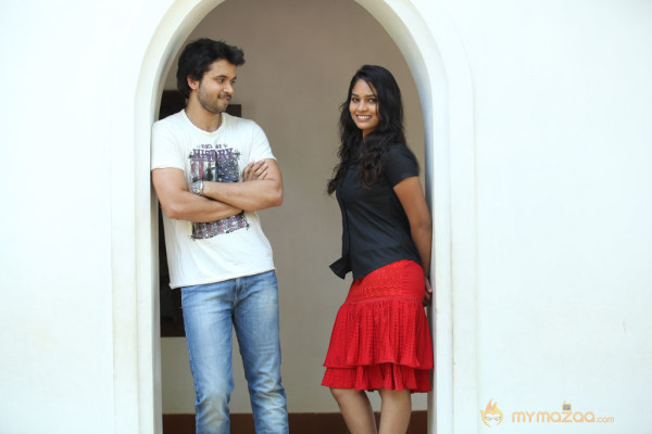 Pani Vizhum Malar Vanam Movie Stills 