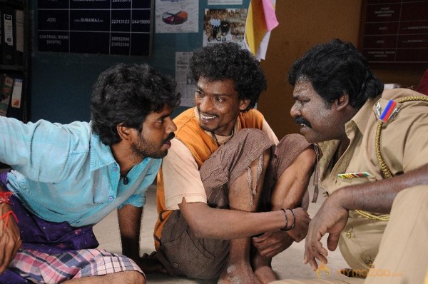 Pongadi Neengalum Unga Kadhalum Movie Stills 