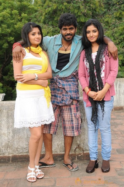 Pongadi Neengalum Unga Kadhalum Movie Stills 