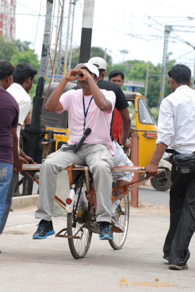 Ponmaalai Pozhudhu Movie Stills 