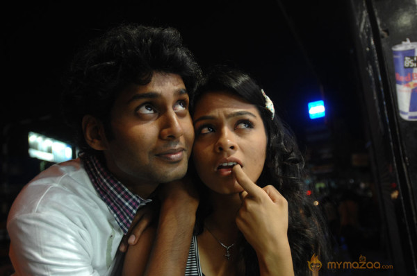 Ponmaalai Pozhudhu Movie Stills 