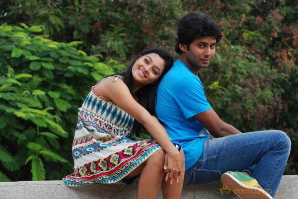 Ponmaalai Pozhudhu Movie Stills 