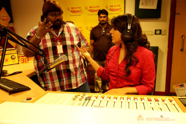 Priyamudan Priya Movie Onlocation Stills 