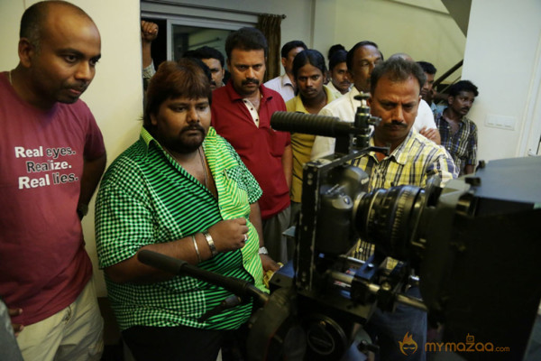 Priyamudan Priya Movie Onlocation Stills 