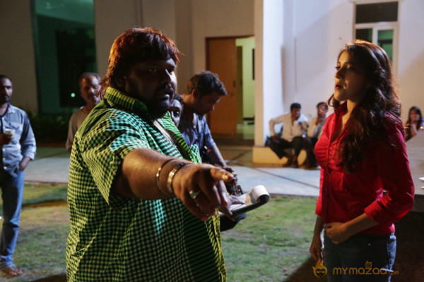 Priyamudan Priya Movie Onlocation Stills 