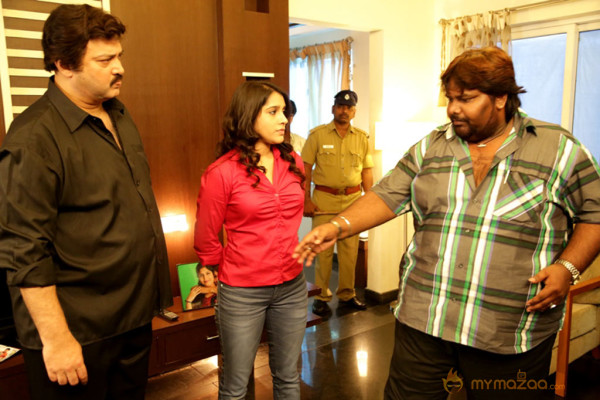 Priyamudan Priya Movie Onlocation Stills 