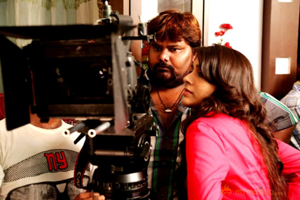 Priyamudan Priya Movie Onlocation Stills 