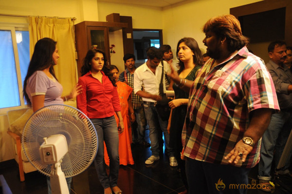 Priyamudan Priya Movie Onlocation Stills 