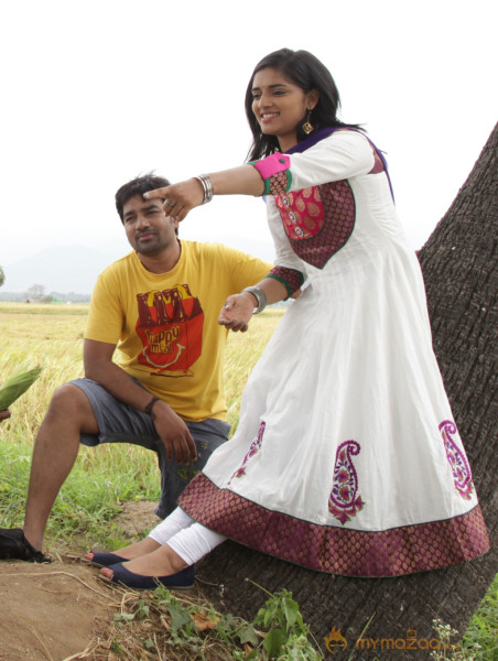 Sonna Puriyadhu Movie Stills 