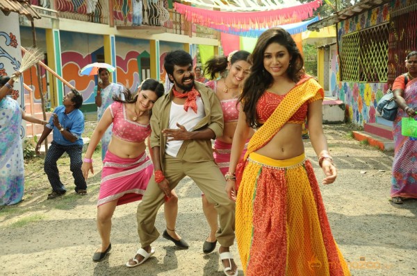 Trisha Illana Nayanthara Tamil Movie Stills