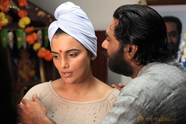 Uyirin Osai Movie Stills 