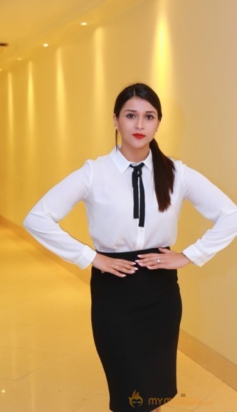 Actress Mannara Chopra New Photos