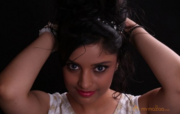 Divya New Pics