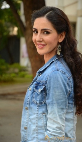 Farah Karimi New Stills