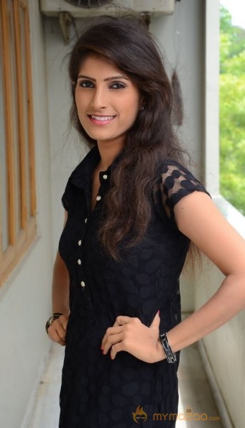 Geethanjali New Photos