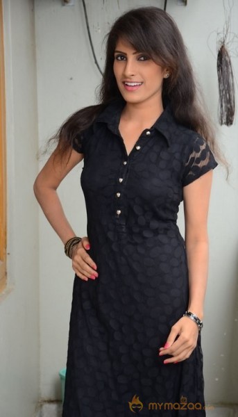 Geethanjali New Photos