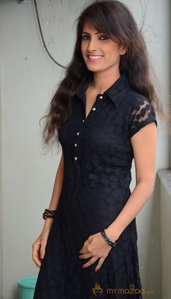 Geethanjali New Photos