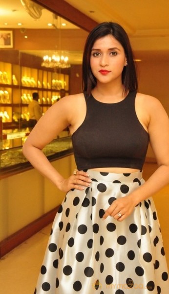 Mannara Chopra Latest Hot Tight Top Show Pics