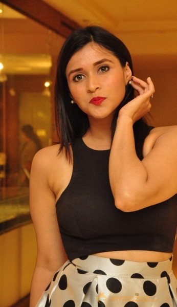 Mannara Chopra Latest Hot Tight Top Show Pics