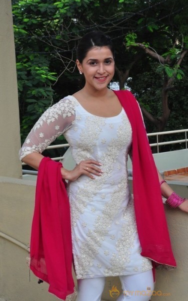 Mannara Chopra Photos