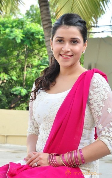 Mannara Chopra Photos