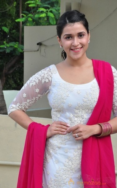 Mannara Chopra Photos