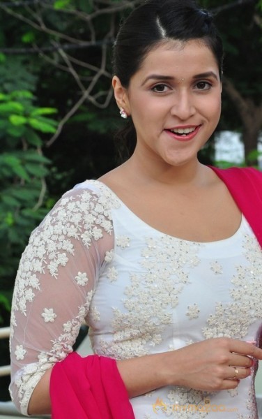 Mannara Chopra Photos