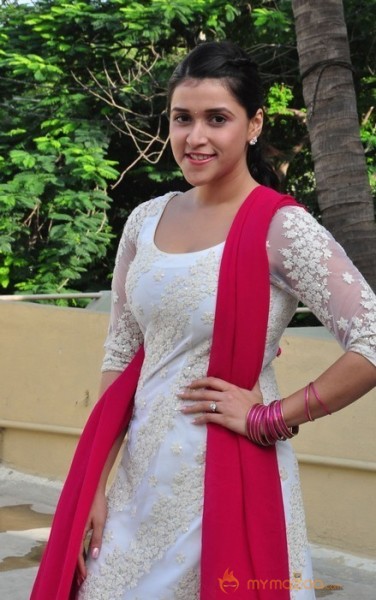 Mannara Chopra Photos