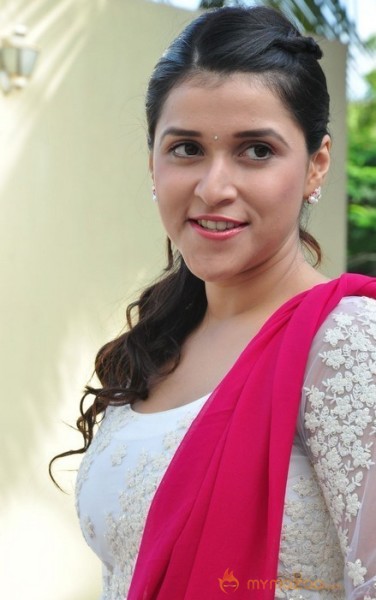 Mannara Chopra Photos