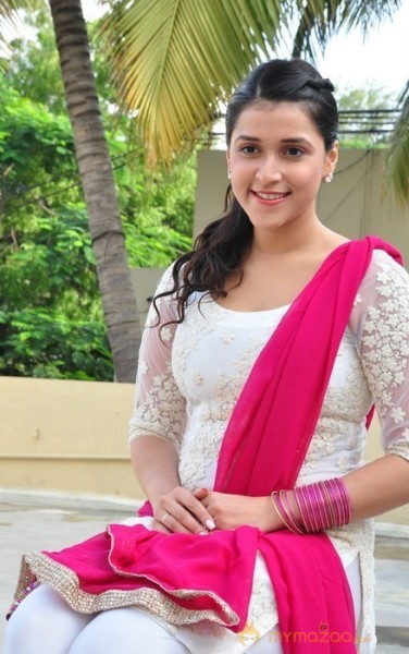 Mannara Chopra Photos