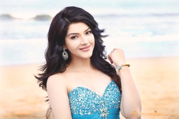 Mehrene Kaur Pirzada Latest Glam pics