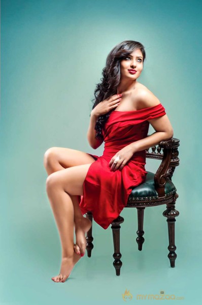  Nikesha Patel 