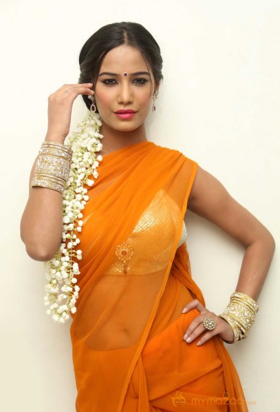  Poonam Pandey 