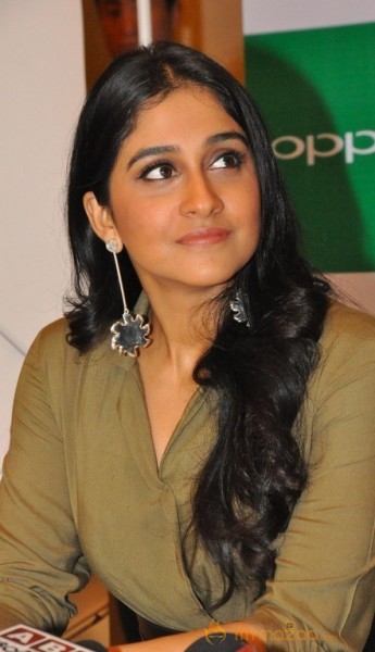 Regina Cassandra Stills