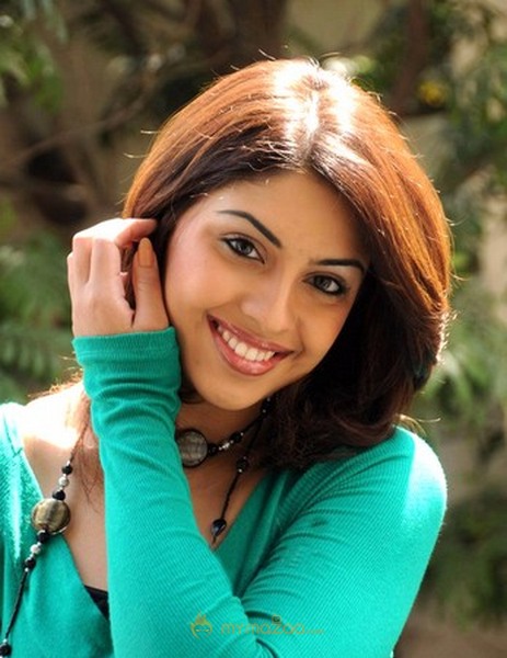 Richa Gangopadhyay Latest hottest Gallery