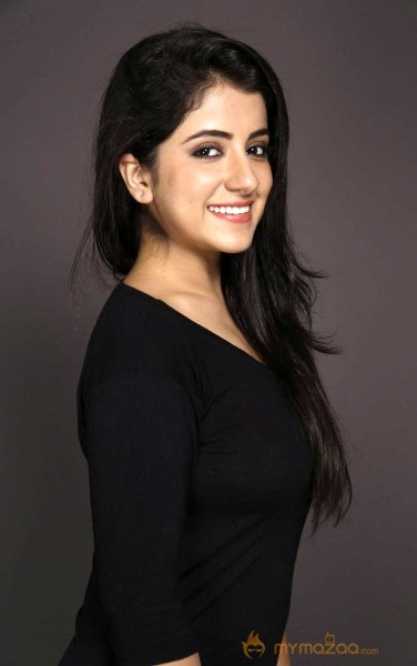  Ruhani Sharma 