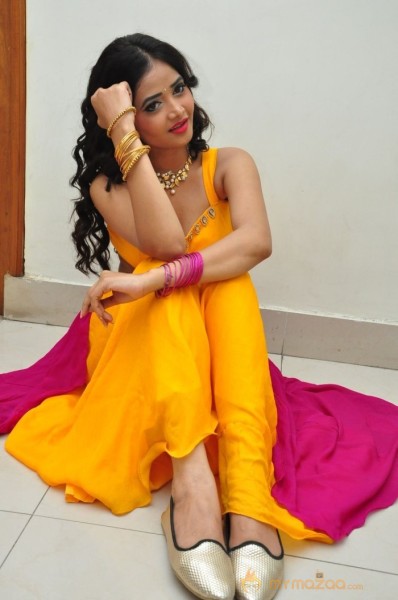 Shreya Vyas Sexy Hot Stills in Yellow Dress